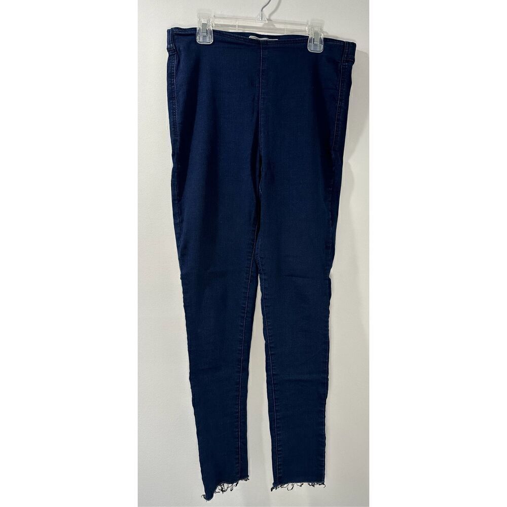 Free People women’s stretchy skinny jeans raw hem size 28”.    #35-1639
